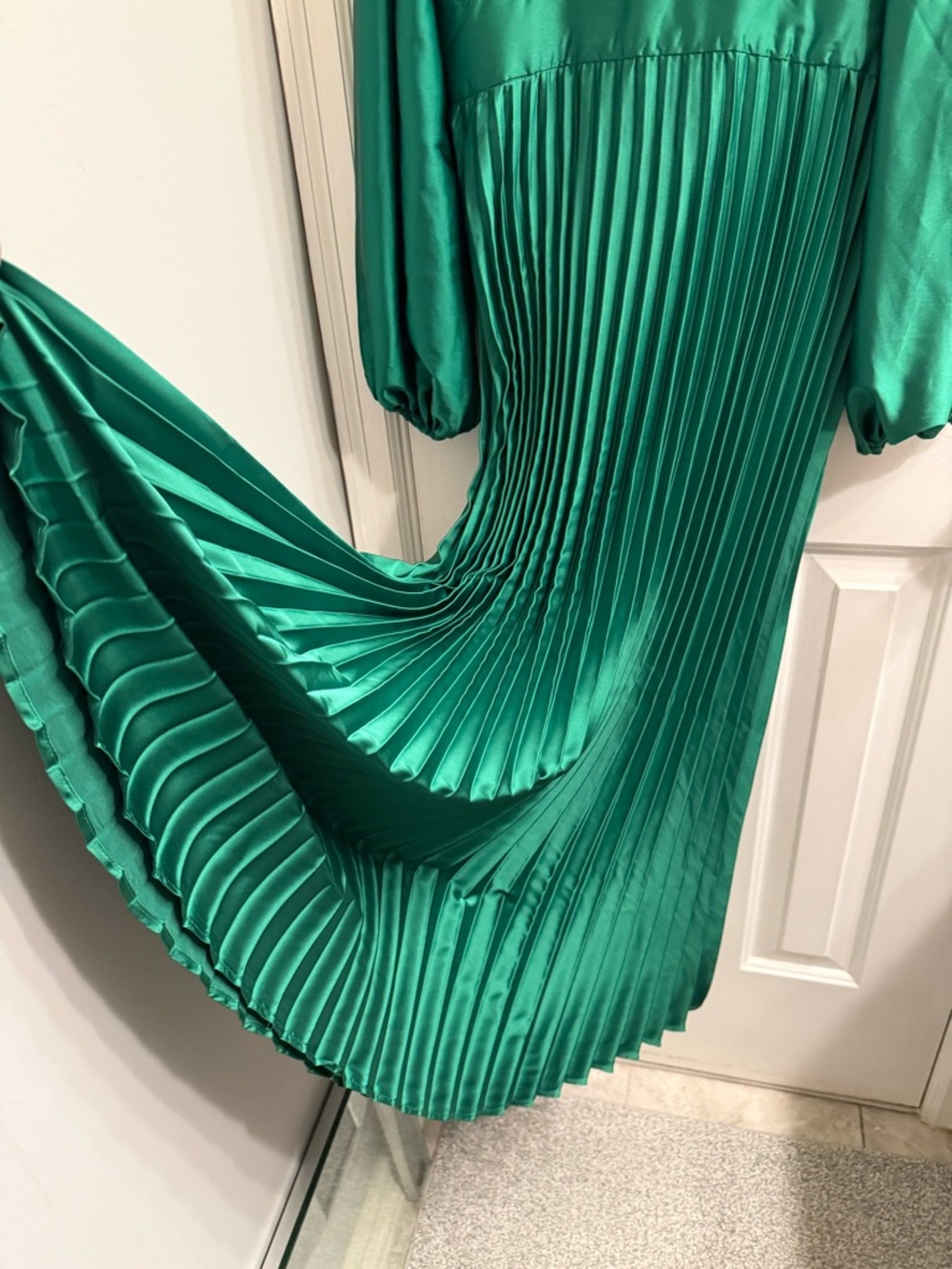 SOLD SHEIN Green Satin Pleated V-Neck Maxi Dress - Picture 4 of 8